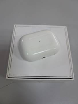01-200093068: Apple airpods pro 2nd generation