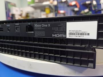 01-200237160: Microsoft xbox one x 1tb