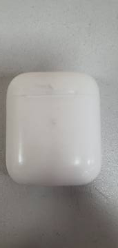 01-200235618: Apple airpods 2nd generation with charging case