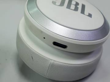 01-200286563: Jbl live 670nc