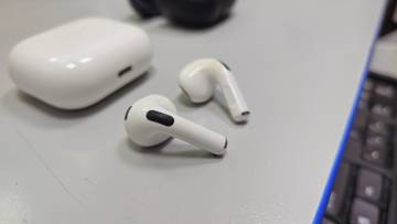 01-200261282: Apple airpods 3rd generation