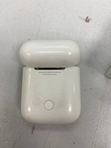 01-200129036: Apple airpods 2nd generation with charging case