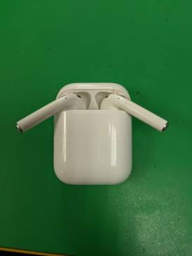01-200164174: Apple airpods 2nd generation with charging case