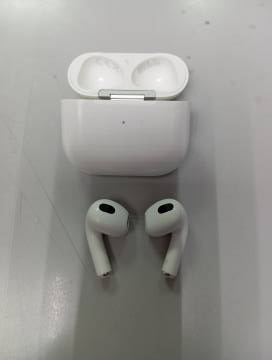 01-200304075: Apple airpods 3rd generation