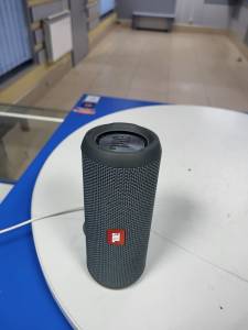 01-200258645: Jbl flip essential