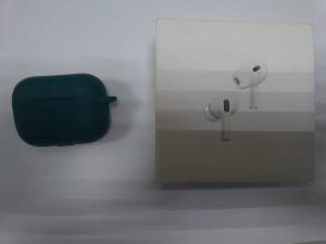 01-200280906: Apple airpods pro 2nd generation with magsafe charging case usb-c