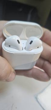 01-200259976: Apple airpods 2nd generation with charging case