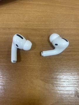 01-200118696: Apple airpods pro