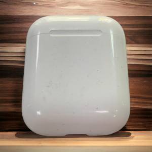 01-200172569: Apple airpods 2nd generation with charging case