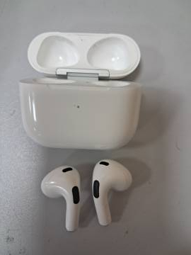 01-200213596: Apple airpods 3rd generation