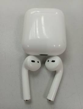 01-200266897: Apple airpods 2nd generation with charging case