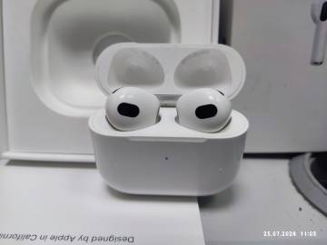 01-200201974: Apple airpods 3rd generation