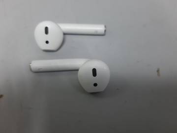 01-200235430: Apple airpods 2nd generation with charging case