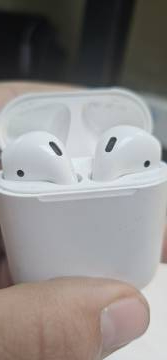 01-200259976: Apple airpods 2nd generation with charging case