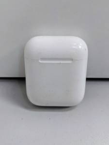 01-200196920: Apple airpods 2nd generation with charging case