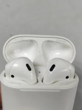 01-200235869: Apple airpods 2nd generation with charging case