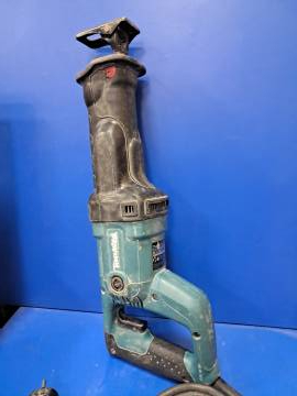 01-200204841: Makita jr 3050t