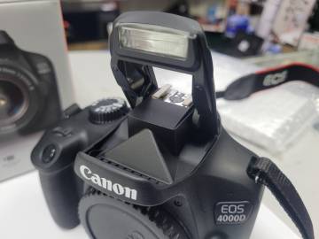 01-200097483: Canon eos 4000d body