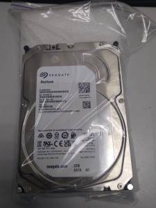 01-200176279: Seagate skyhawk 4 tb