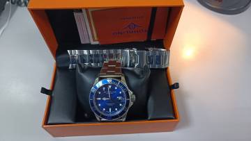 01-200201207: Stuhrling professional diver