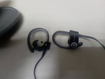 01-200233165: Beats By Dr. Dre powerbeats3 wireless flash