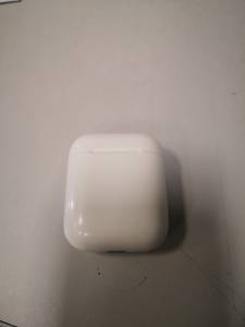 01-200267876: Apple airpods 2nd generation with charging case