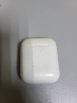 01-200273942: Apple airpods 2nd generation with charging case