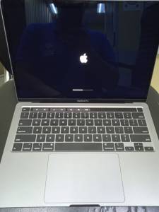 01-200263932: Apple macbook pro/13.3/ core i5 1,4ghz/ ram8gb/ ssd256gb/ iris plus 645/ retina, truetone, touch bar