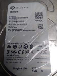 01-200176279: Seagate skyhawk 4 tb