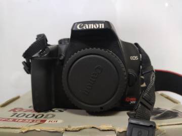 01-200274002: Canon eos 1000d