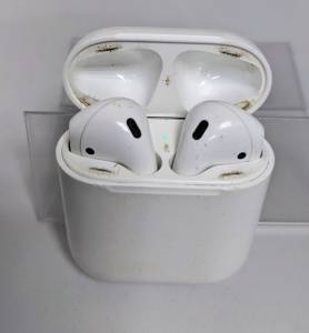 01-200196920: Apple airpods 2nd generation with charging case