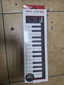 01-200189444: Akai lpk-25