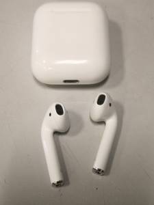 01-200267876: Apple airpods 2nd generation with charging case