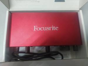 01-200299658: Focusrite scarlett 2i2