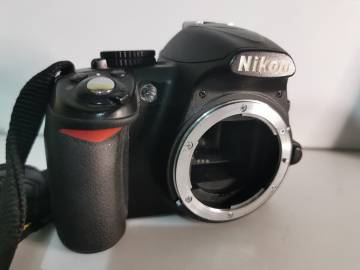 01-18999973: Nikon d3100 без объектива