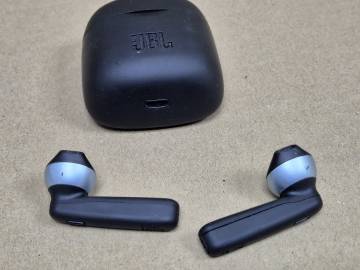 01-200202119: Jbl tune 220