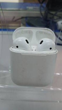 01-200236838: Apple airpods 2nd generation with charging case