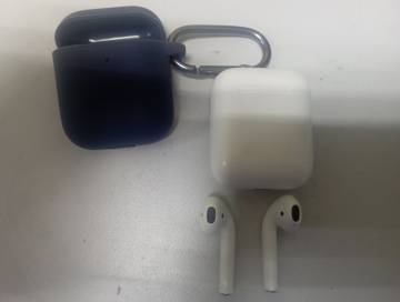 01-200223937: Apple airpods 2nd generation with charging case