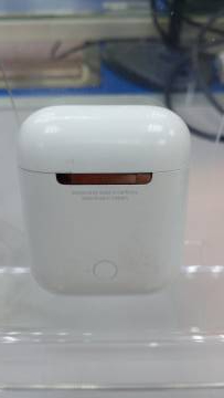 01-200236838: Apple airpods 2nd generation with charging case