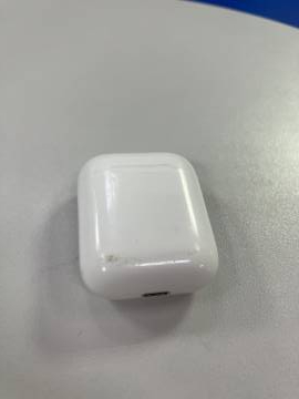 01-200260093: Apple airpods 2nd generation with charging case