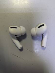 01-200300047: Apple airpods pro