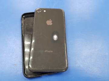 01-200073947: Apple iphone 8 64gb