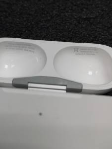 01-200106772: Apple airpods pro 2nd generation