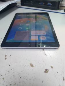 01-200272141: Apple ipad 5 wifi 32gb