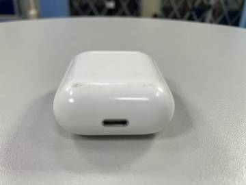 01-200260093: Apple airpods 2nd generation with charging case