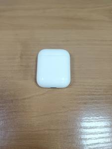 01-200139904: Apple airpods 2nd generation with charging case