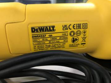 01-200223920: Dewalt dwe4237