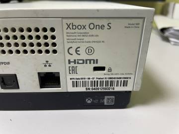 01-200273648: Microsoft xbox one s 1tb