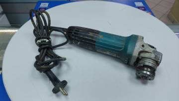 01-200302359: Makita ga5030