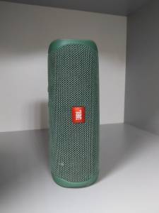 01-200208167: Jbl flip 5